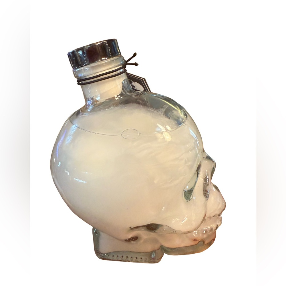 Skull Pampering Set of 4 Skull Candle, Bubble Bath, Shimmer Oil & Manicure Set - Picture 8 of 12
